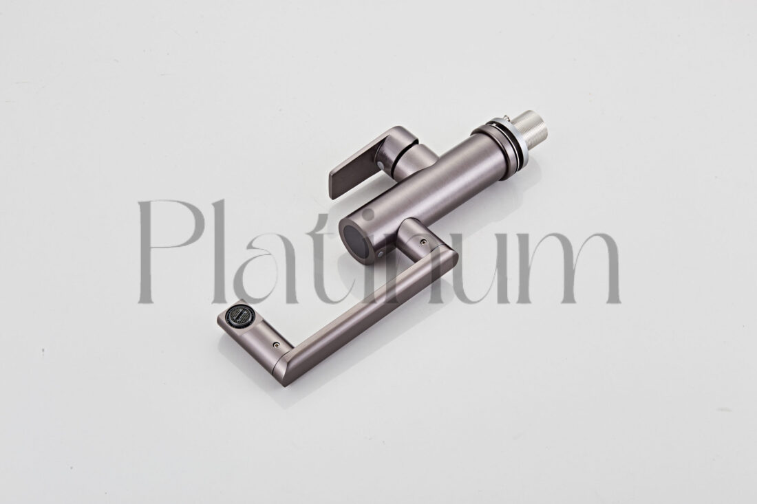 Platinum Euphoria Смесител за мивка с въртяща глава и дисплей за температура – снимка 3